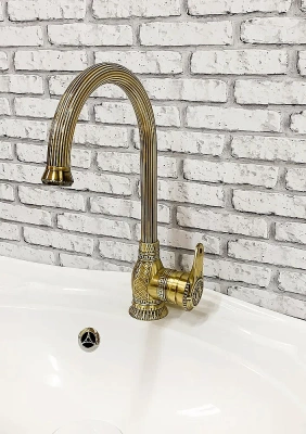 Смеситель для кухни Milacio Vitoria MC.505.BR бронза