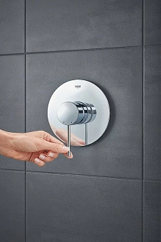 Смеситель для душа Grohe Essence 24057001
