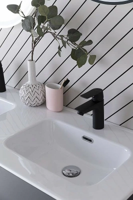 Смеситель для раковины Aquanet Static Black AF330-10B